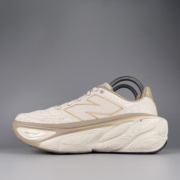 New Balance Fresh Foam X More V5 Women’s 8 B Ivory Athletic Shoe Running Sneaker - Picture 1 of 9
